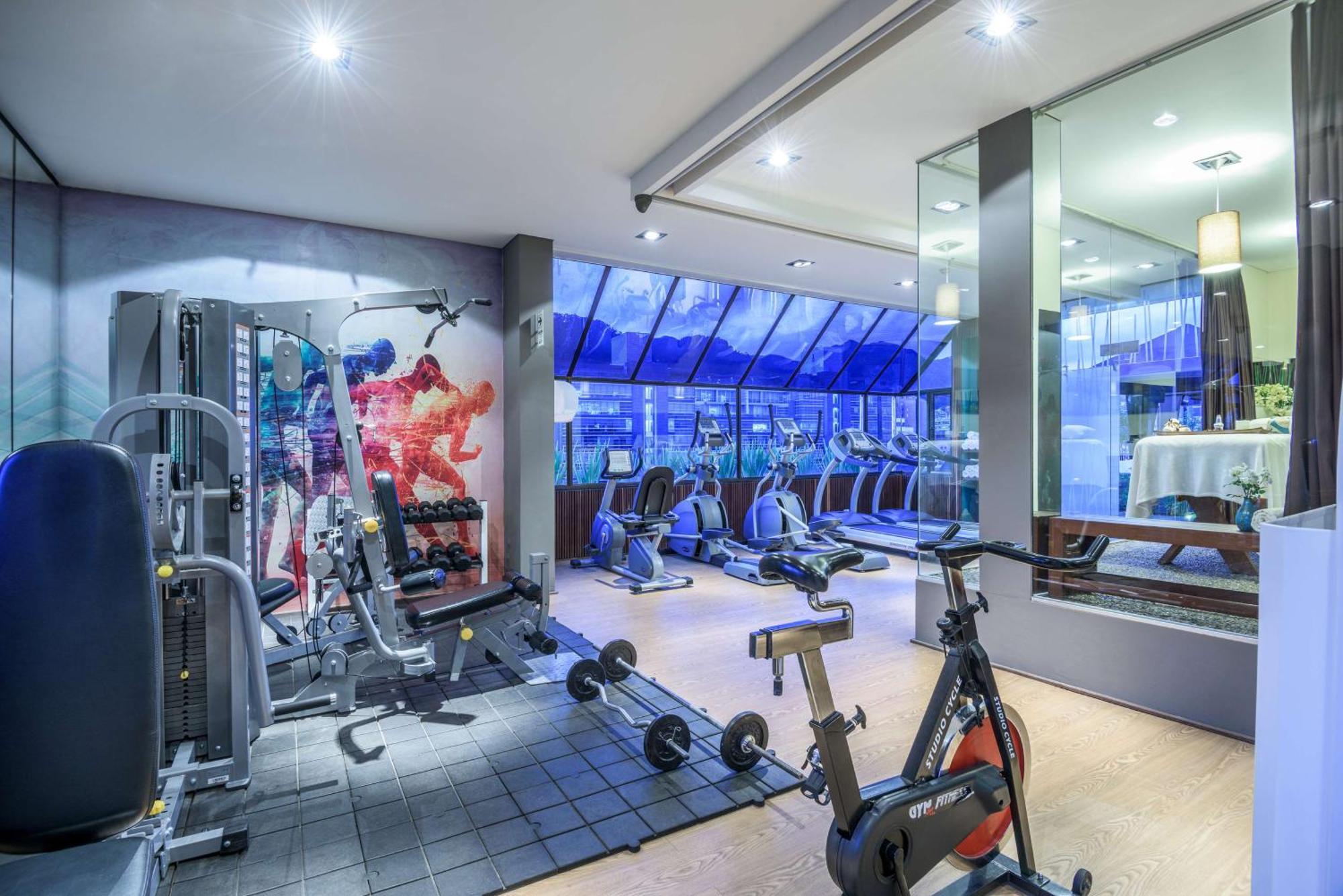 Nh Collection Bogota Andino Royal Hotel Kültér fotó The gym at the hotel